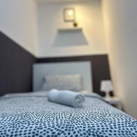 Traveller Partition Room In Al Barsha 1 Near Metro Dubai Esterno foto