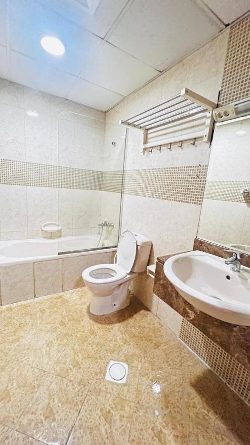 Traveller Partition Room In Al Barsha 1 Near Metro Dubai Esterno foto