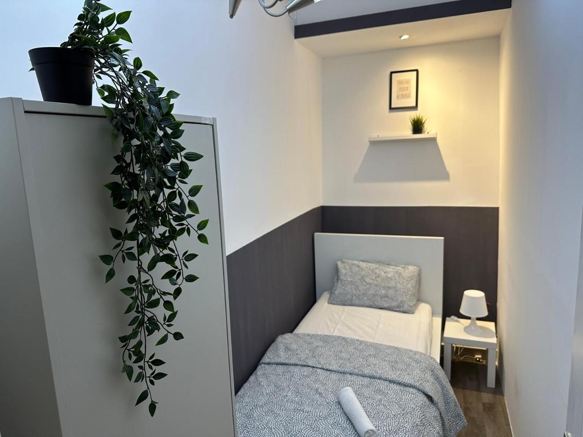 Traveller Partition Room In Al Barsha 1 Near Metro Dubai Esterno foto
