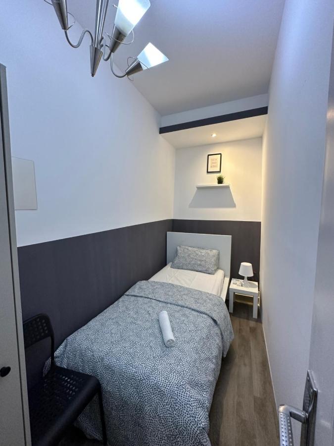 Traveller Partition Room In Al Barsha 1 Near Metro Dubai Esterno foto