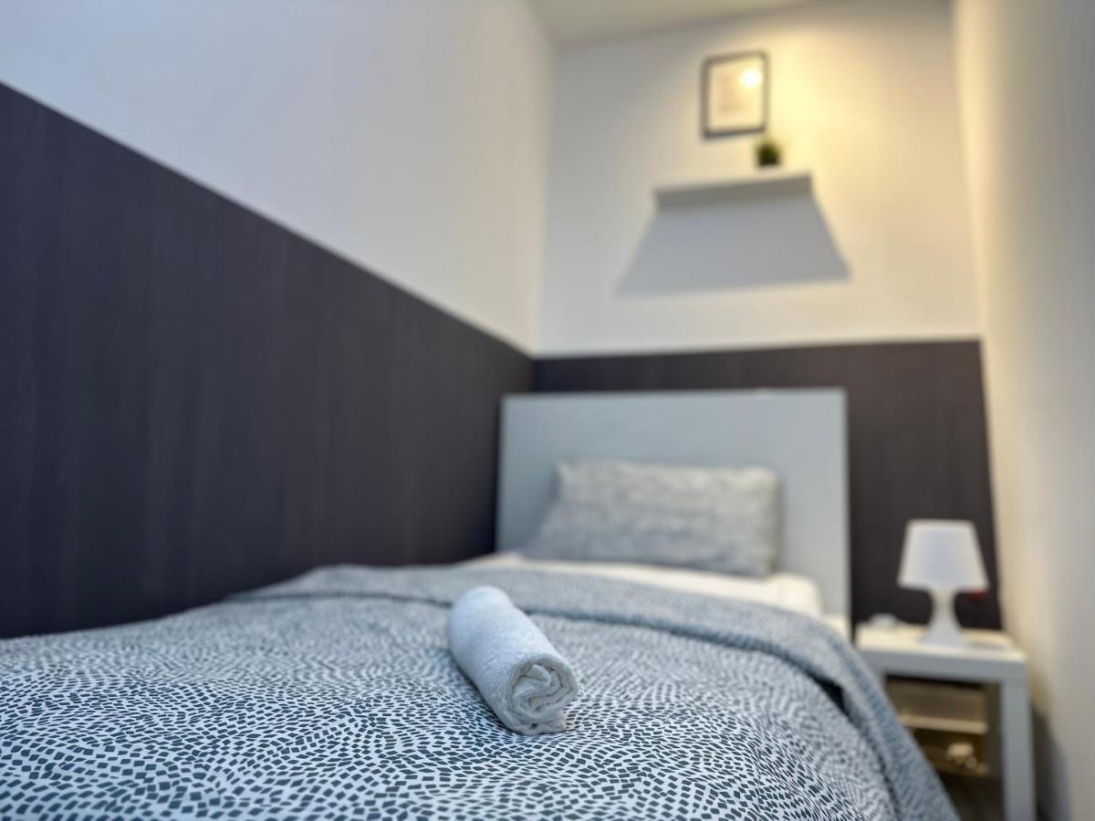 Traveller Partition Room In Al Barsha 1 Near Metro Dubai Esterno foto